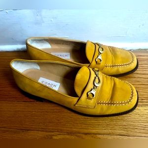 Vintage Italian yellow Coach loafers. Women’s size 7.5, fits more like a 7.